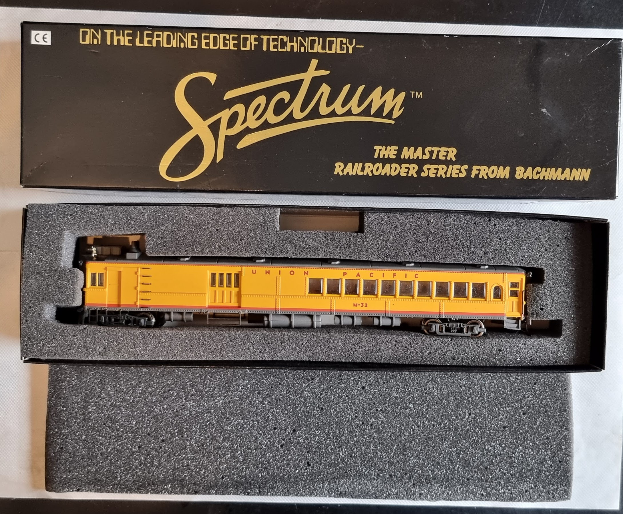 Bachmann Spectrum 841404 HO Union Pacific EMC Gas Electric